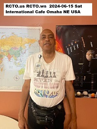  Clover Custom Chess Set 